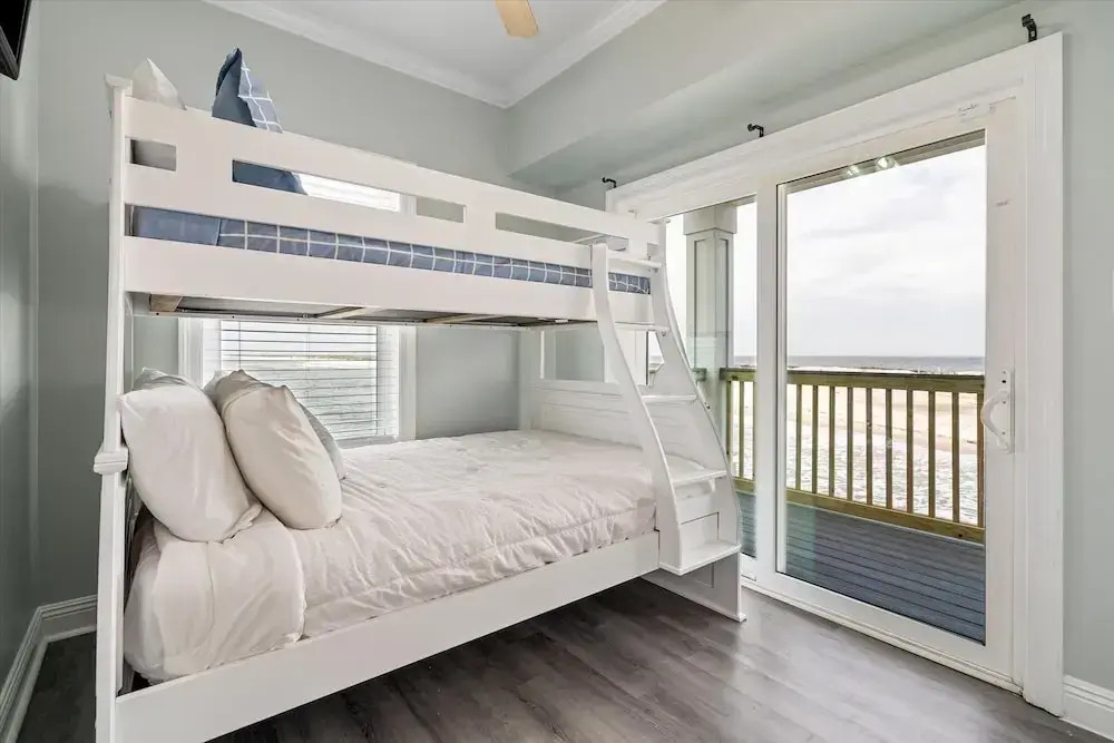 Shamrock Shores - Gulf Front West End Pet Friendly Property With Room For Everyone. 3 Master Suites! 6 Bedroom Home by RedAwning