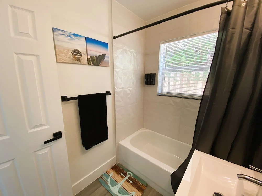 Delight Retreat Apt 4 Min Walk to Beach