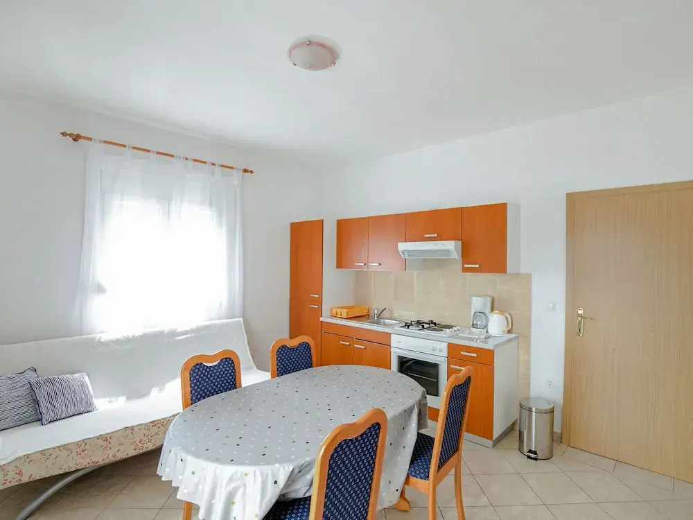 Attractive Apartment in Mastrinka near Sea Beach