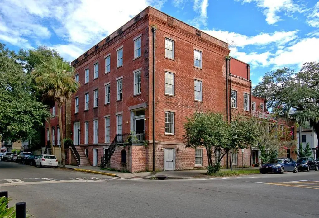 201 York #3 · Homey Downtown 2 Bedroom Steps from the River