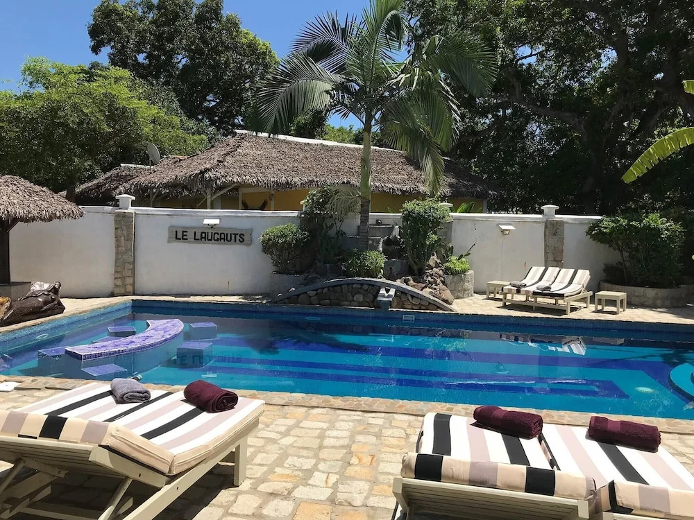 Relax at Pool all day Wail Enjoying the Amenities of Your Bungalow