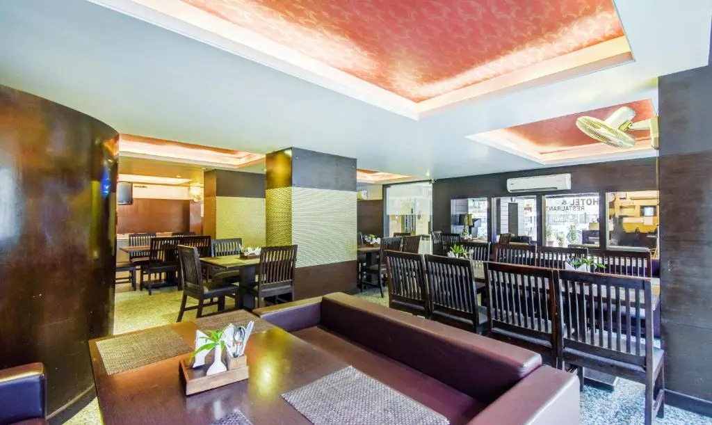 Hotel Raya Inn