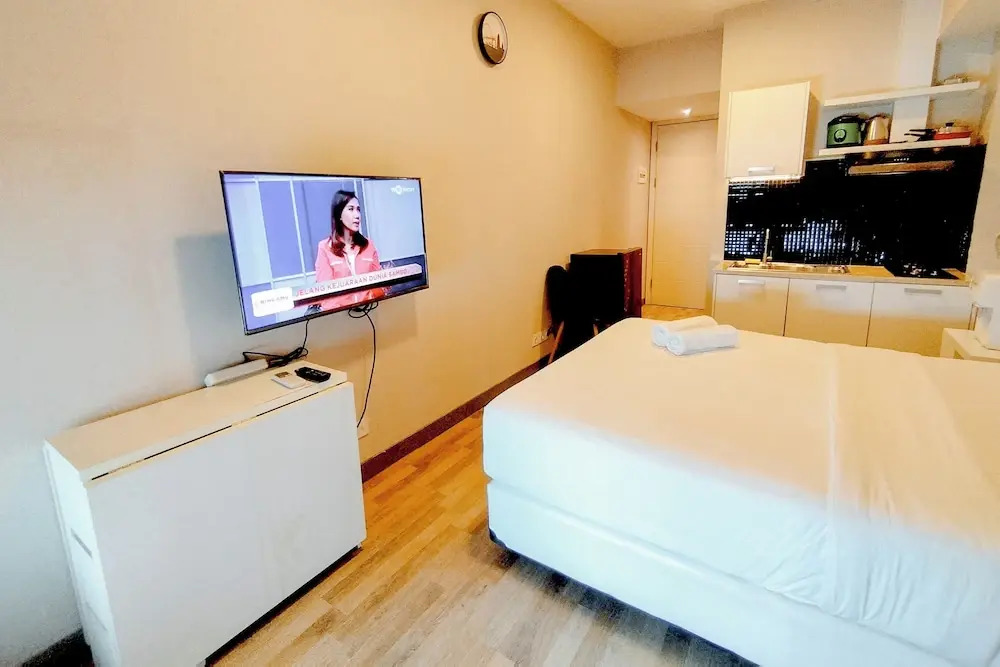 Minimalist Studio Conecting To Mall At Anderson Supermall Mansion Apartment