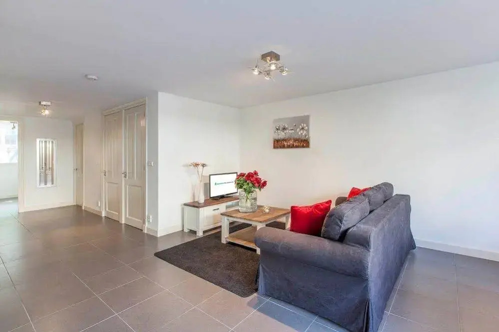 Tulip Apartment A