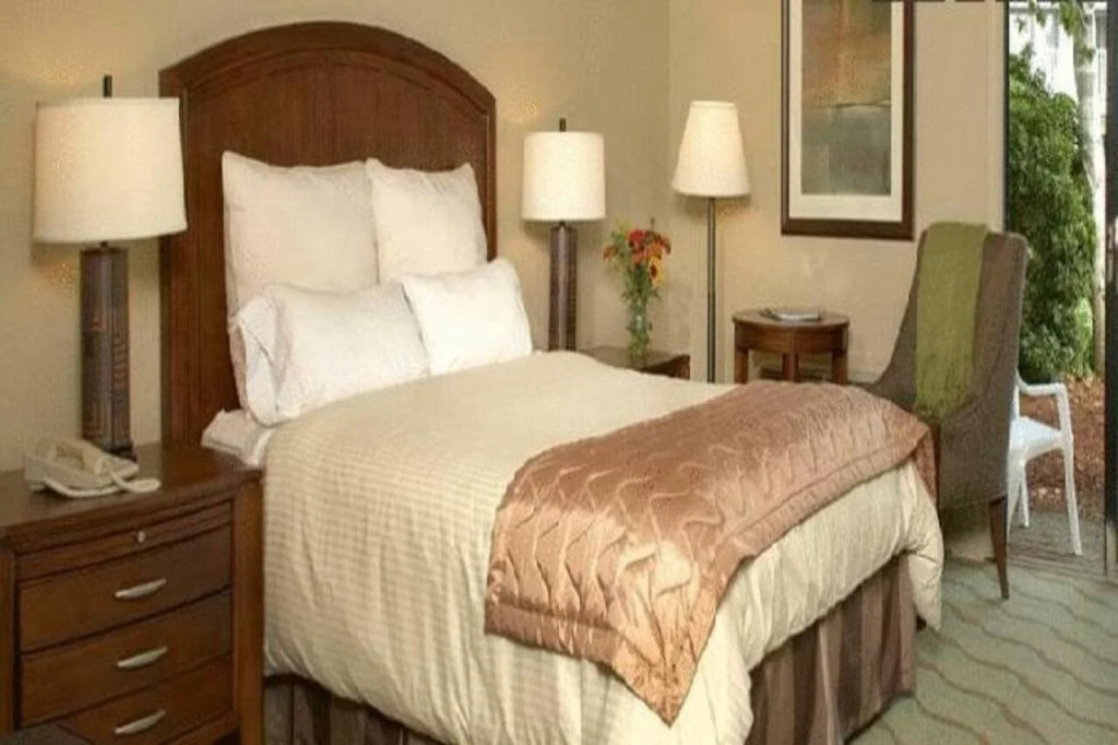 Cape Cod Irish Village - The Emerald Resort