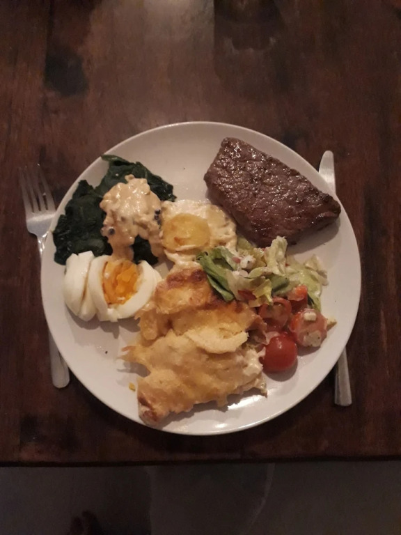 Cosy Dinner and Bed