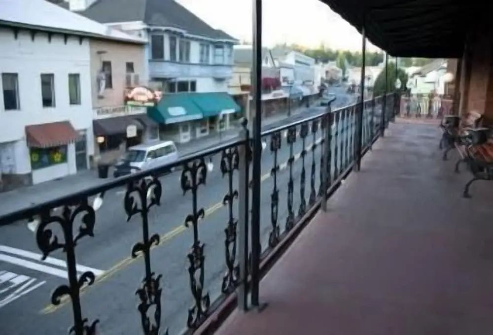 Historic Cary House Hotel