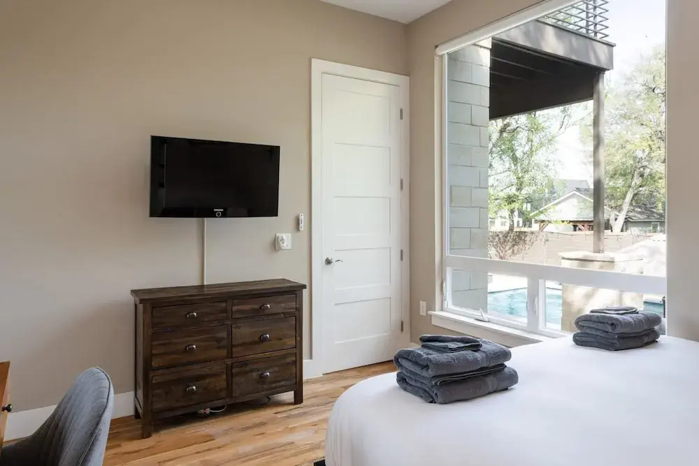 Upstay - Newly Built Modern Home w Private Pool , Austin