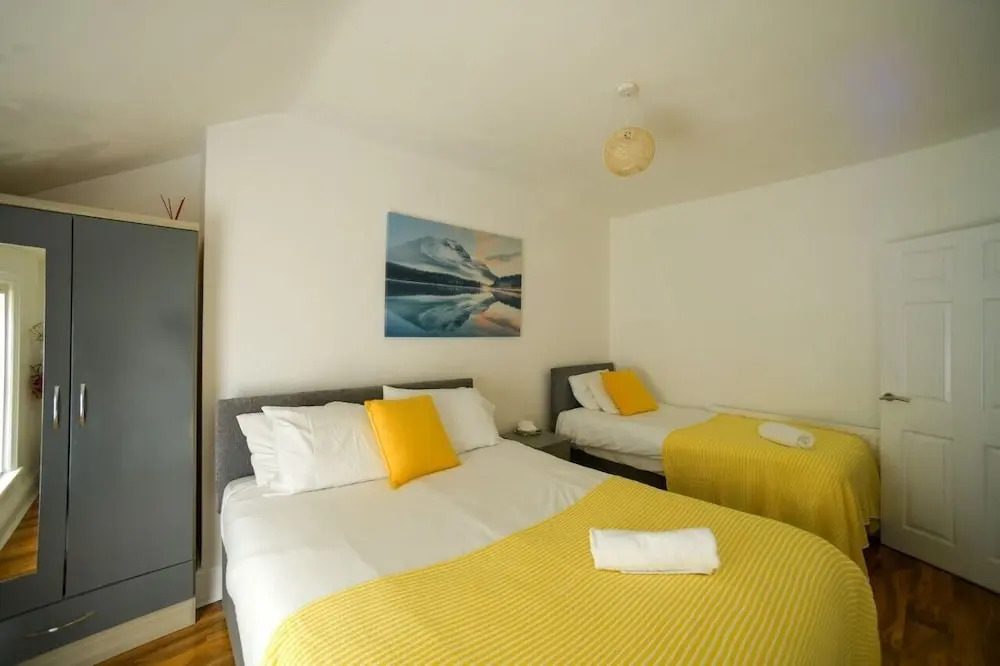 The Bells HOT TUB on Private Terrace Apartments