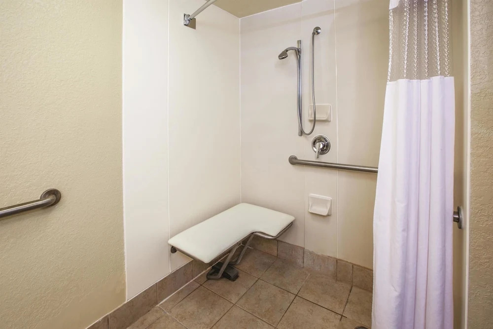 La Quinta Inn & Suites Canton