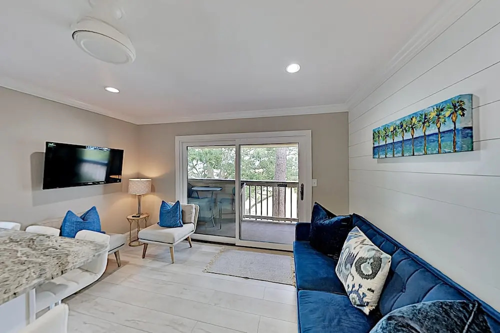 Eagle's Nest - Fully Renovated 1br/1ba 3rd Floor 1 Bedroom Condo