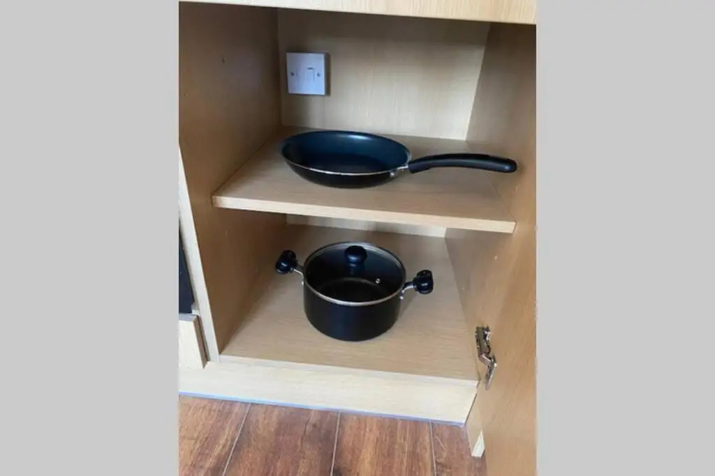 3 Bed Contemporary Crewe apartment