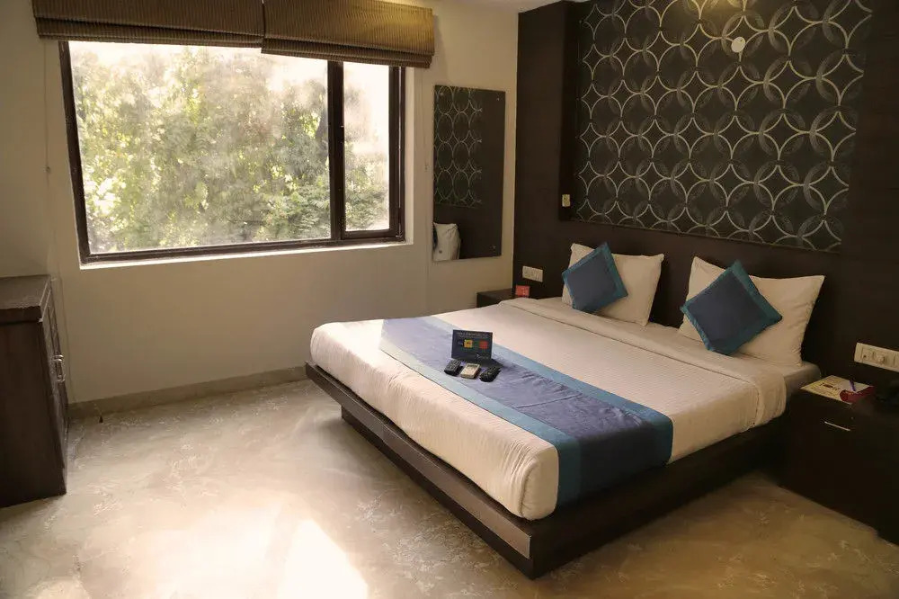 FabHotel Karol Bagh Main Market