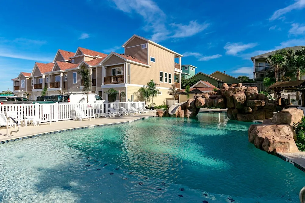 Flip Flops & Pop Tops 3 Bedrooms 3 Bathrooms Condo