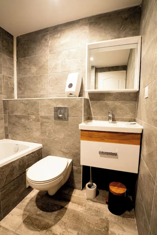 Breeze Hotel