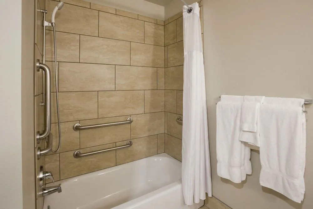 GrandStay Hotel & Suites Valley City