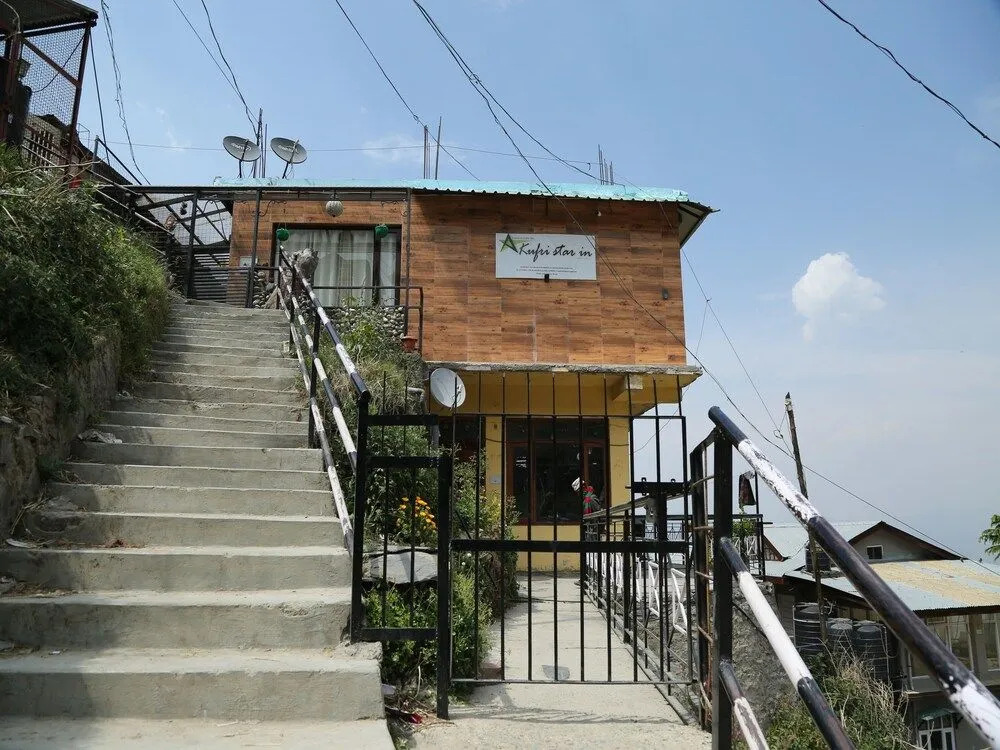 OYO 14170 Kufri Star Inn