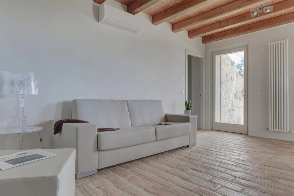 2Balsl   Montefreddo - Large Two Bedroom Split Level