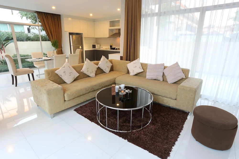 AnB Pool Villa 3BR Glass House in Pattaya