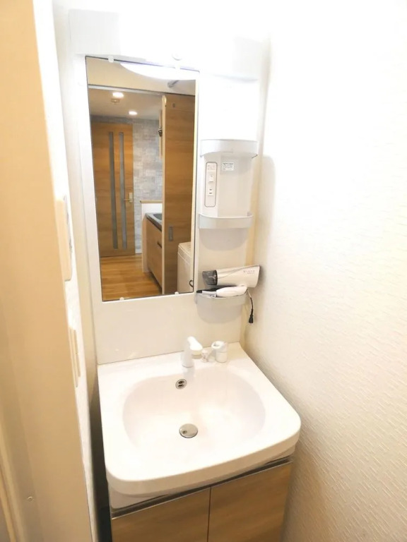 Alpha Square Minami 6 Jo 302