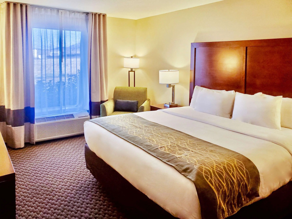 Comfort Inn & Suites Logan Near University