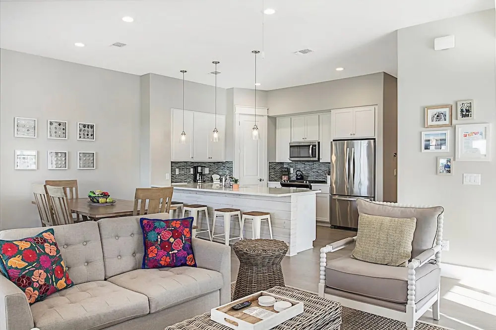 164 Sunset Avenue Townhouse 3 Bedrooms 3.5 Bathrooms Townhouse