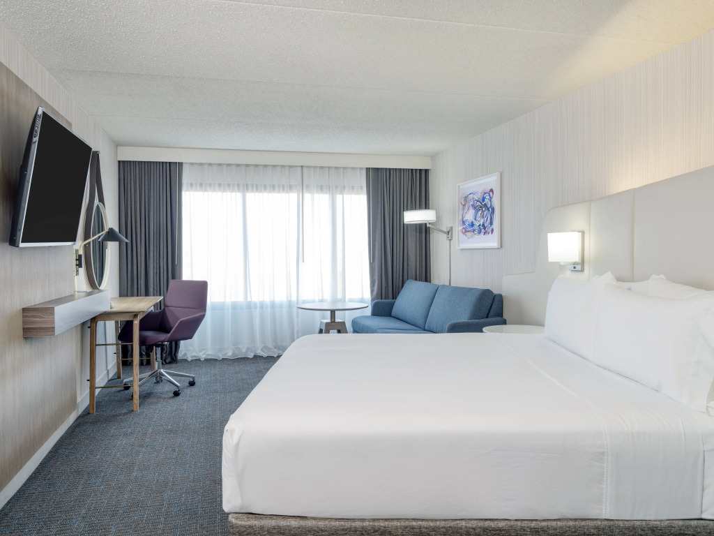 Crowne Plaza Indianapolis-Airport by IHG