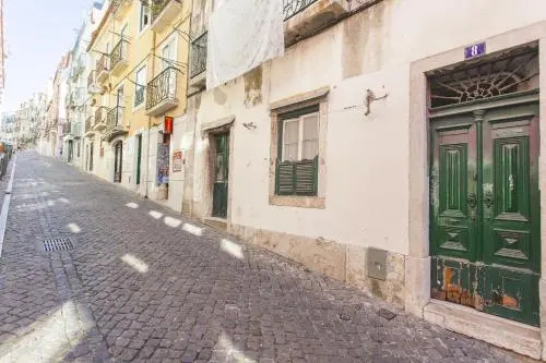 Bairro Alto Living 2BDR Duplex by LovelyStay