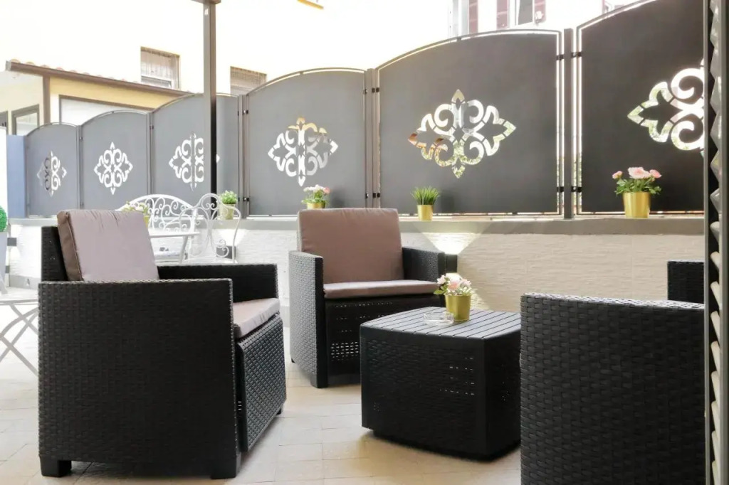 Roman Holiday Suites