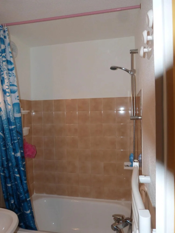 Thymel N°8 : 2 Pièces Cabine 4 Personnes / 2 Rooms Cabin 4 People