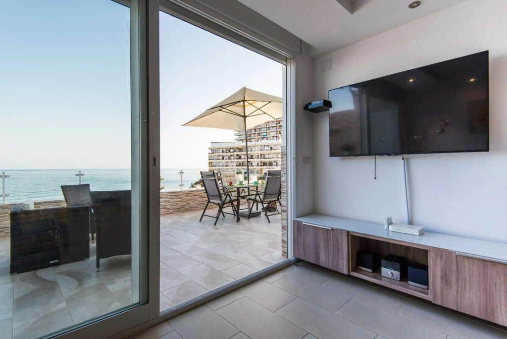 Seashore Bungalow Stunning