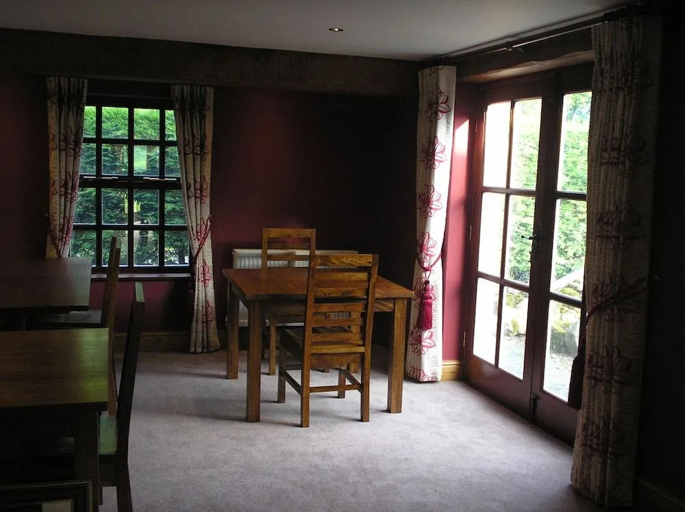 Green Grove Country House