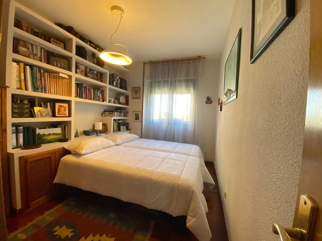 acogedor piso con parking santa justa