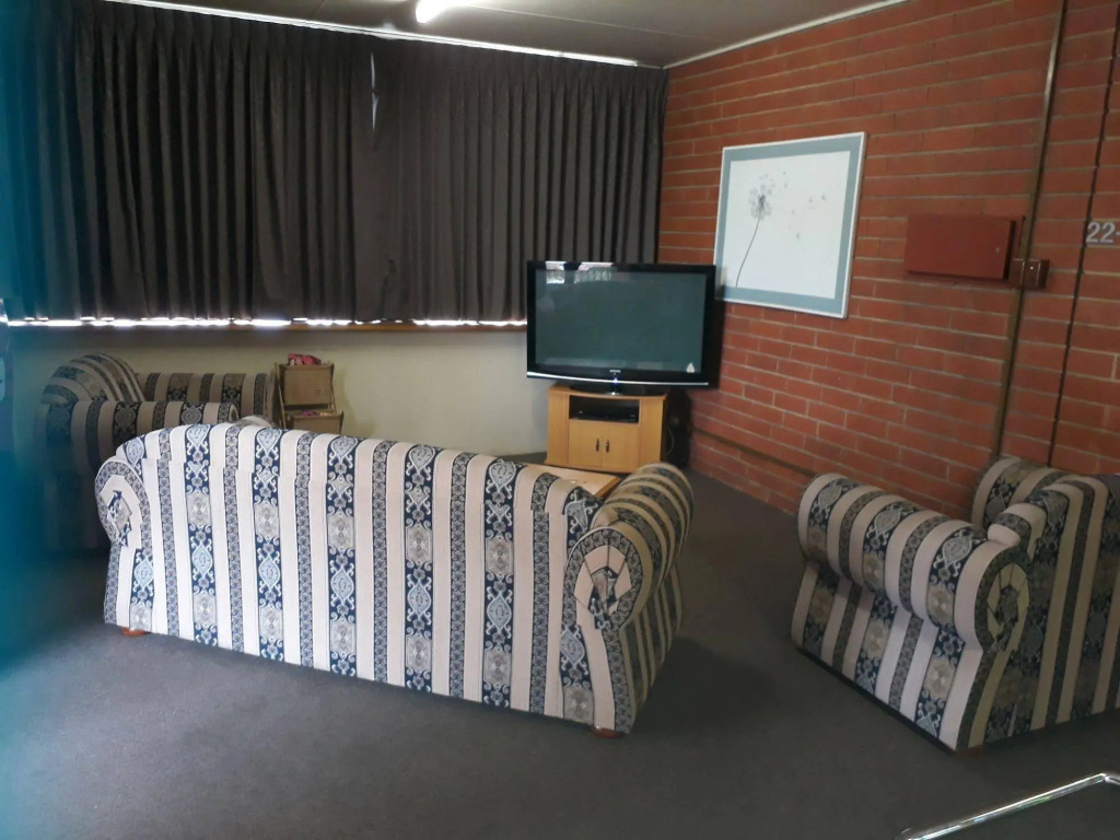 Moe Motor Inn - After Hours Check Inn Available