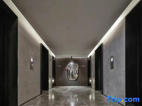 Kaiman Top Floor High Altitude Hotel (Taikoo Li Branch)