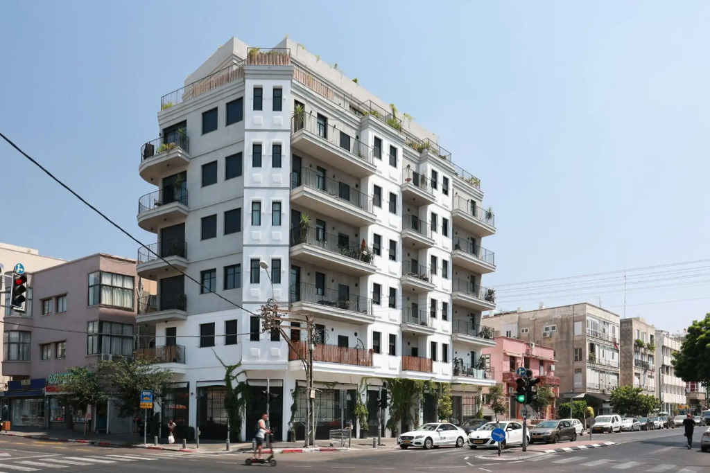 Fabulous Corner Market by TLV2RENT