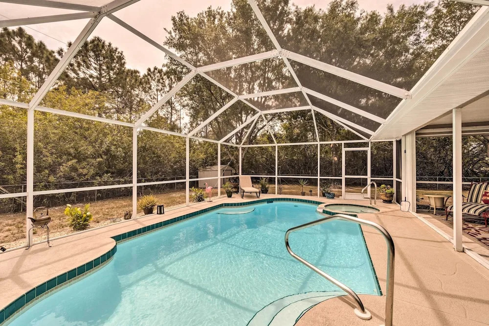 Englewood Escape w/ Pool ~ 6 Mi to Beaches!