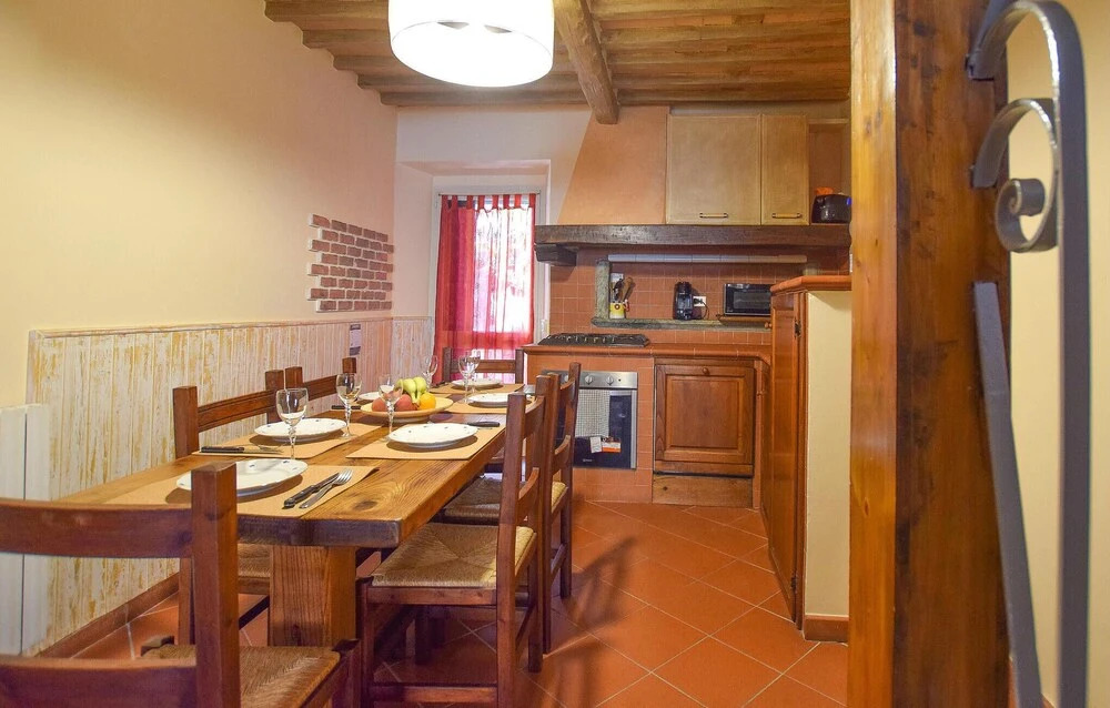 Stunning Home in Camaiore With 3 Bedrooms and Wifi