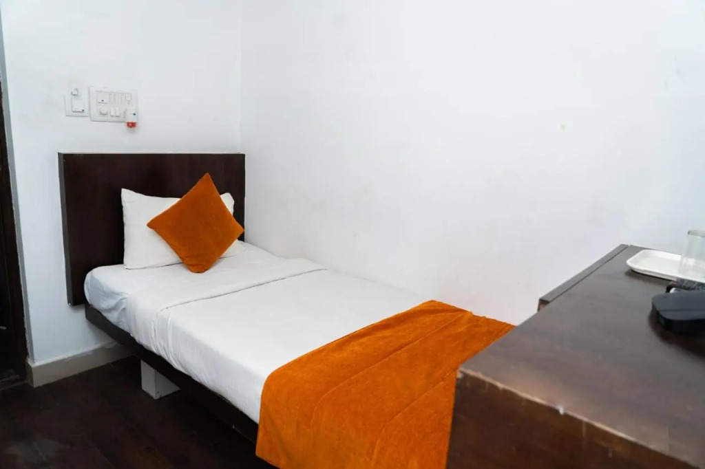 Hotel Scarlet