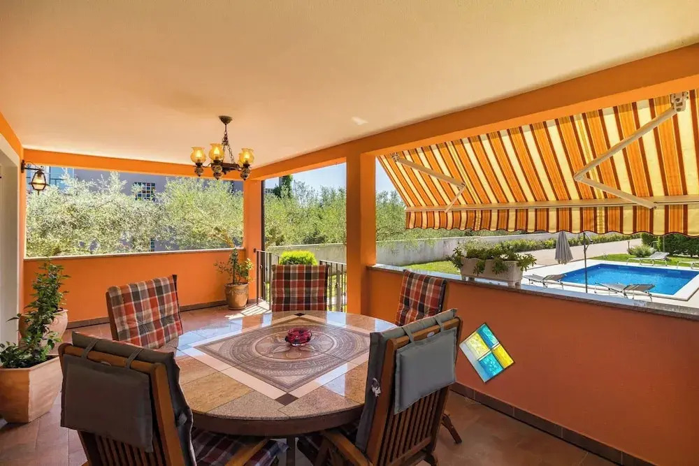 Lovely Family Bungalow With Private Pool