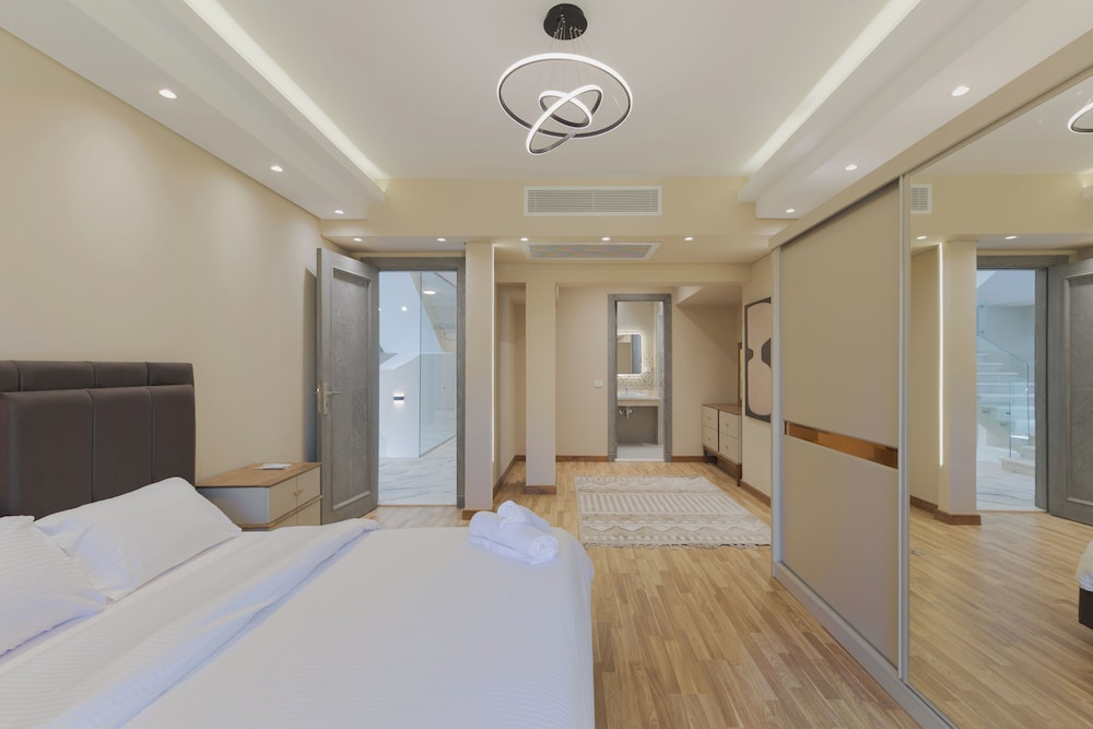 ELITE Luxury 4BR Villa PalmHills Golf Ex