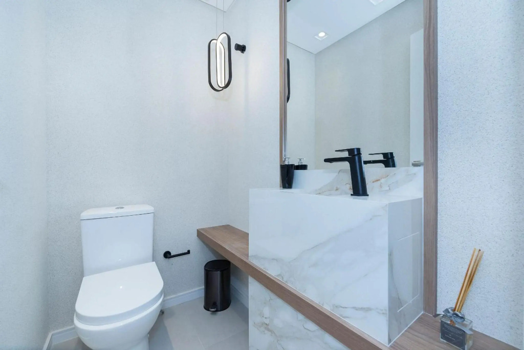 Puntarenas 205 - Excelente apartamento 2 suítes - Finamente mobiliado e decorado - À poucos metros da praia
