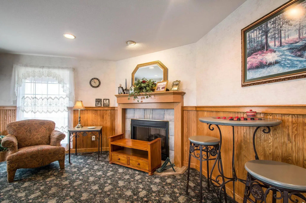 Econo Lodge Inn & Suites Lake Of The Ozarks