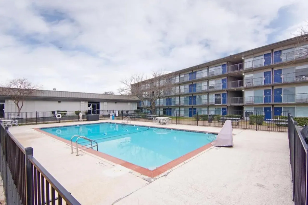 Motel 6 Mesquite, TX Town East