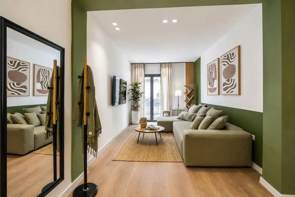LIV - Upscale Athenian Apartment 1A