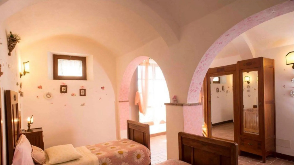 Imposing Villa With 5 Apartments Ideal for Groups Pool -aia Vecchia