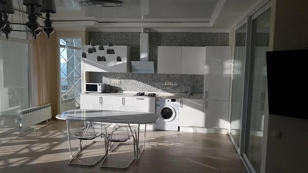 J.R Apartment in the sea