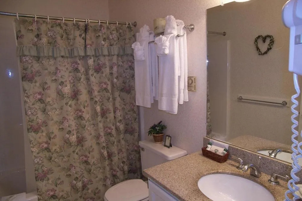 Cedar Crest Inn