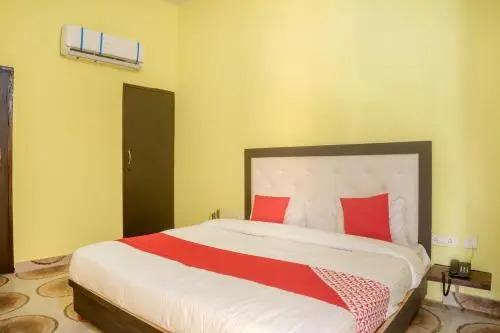 OYO 28195 Corbett Junction