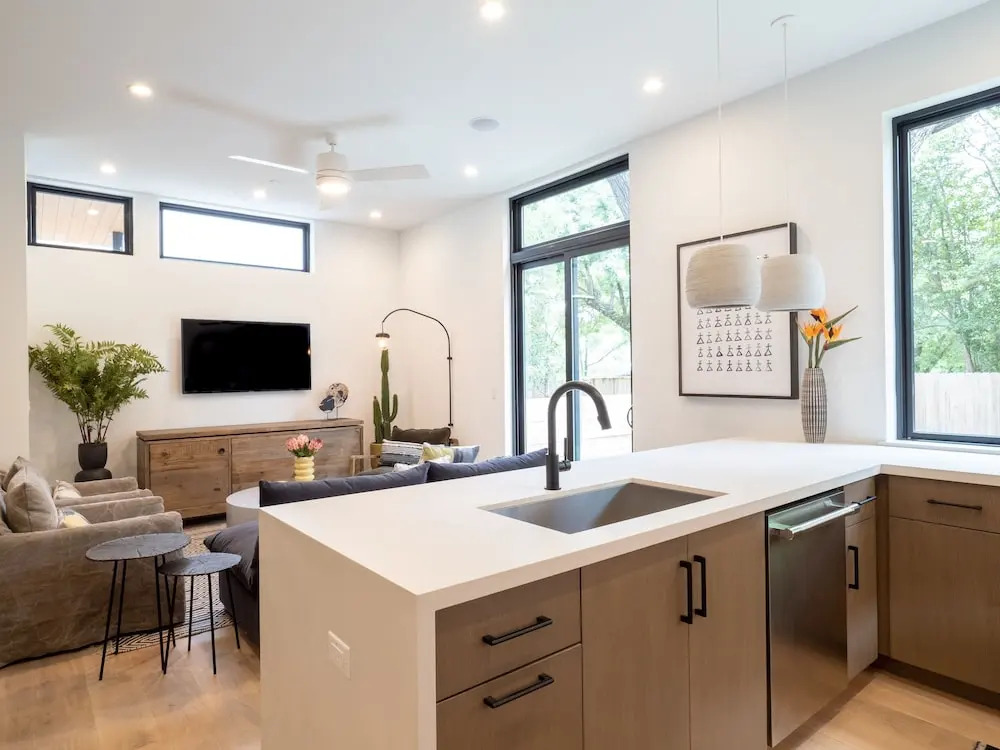 The Living Local Dojo Atx 4 Bedroom Condo